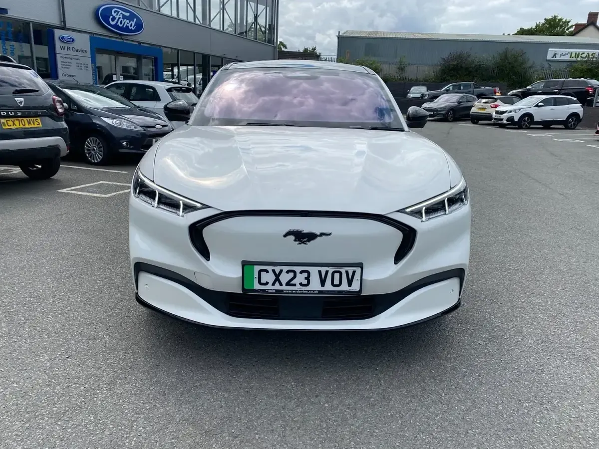 Used Ford Mustang Extended Range 351 HP (258 kW) 2023 White Estate