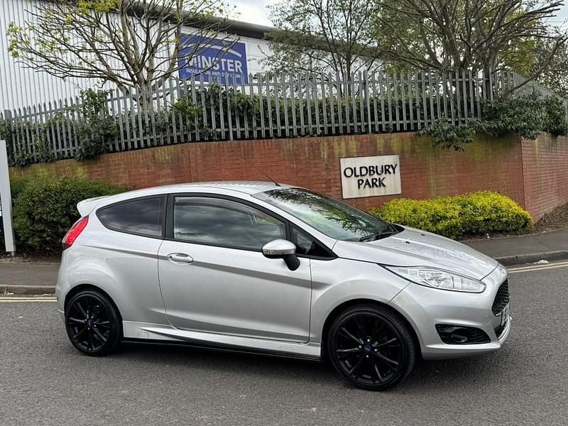 Used Ford Fiesta Zetec 2014 Silver Hatchback