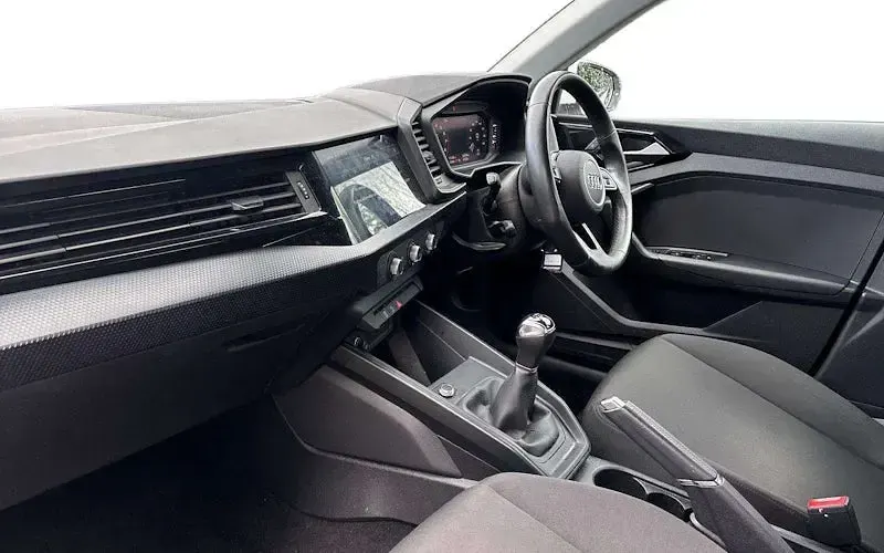 Used Audi A1 Sportback 95 HP (69 kW) 2022 White Hatchback