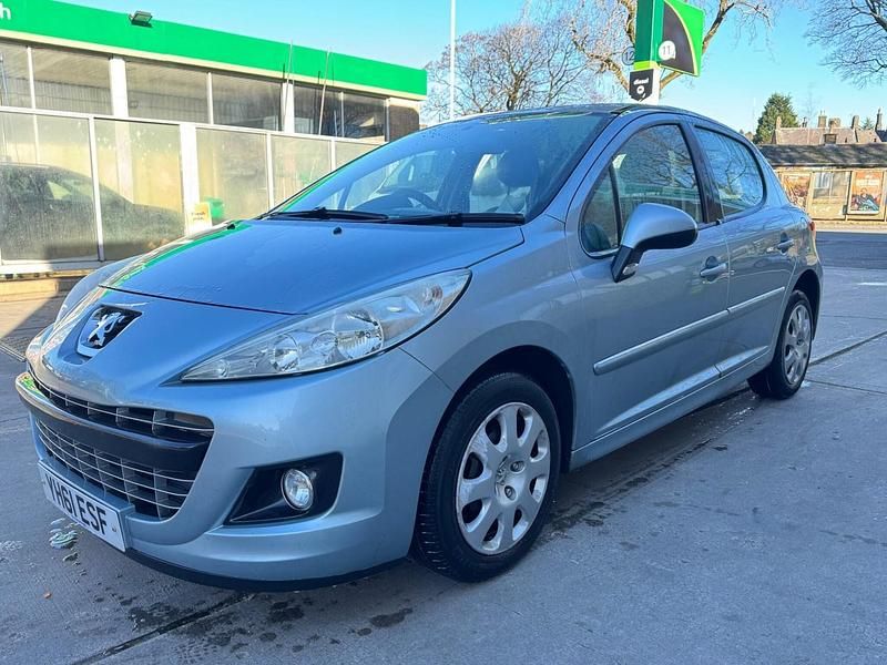 Used Peugeot 207 Active 92 HP (67 kW) 2011 Blue Hatchback