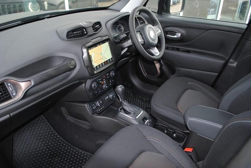 Used Jeep Renegade 240 HP (176 kW) 2023 Black SUV
