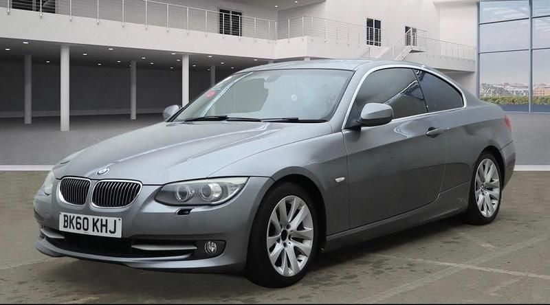 Used BMW 330 Performance 245 HP (180 kW) 2010 Grey Coupe