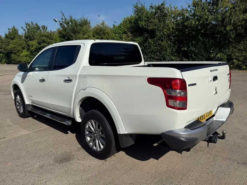 Used Mitsubishi L200 Warrior 178 HP (130 kW) 2016 White Pickup