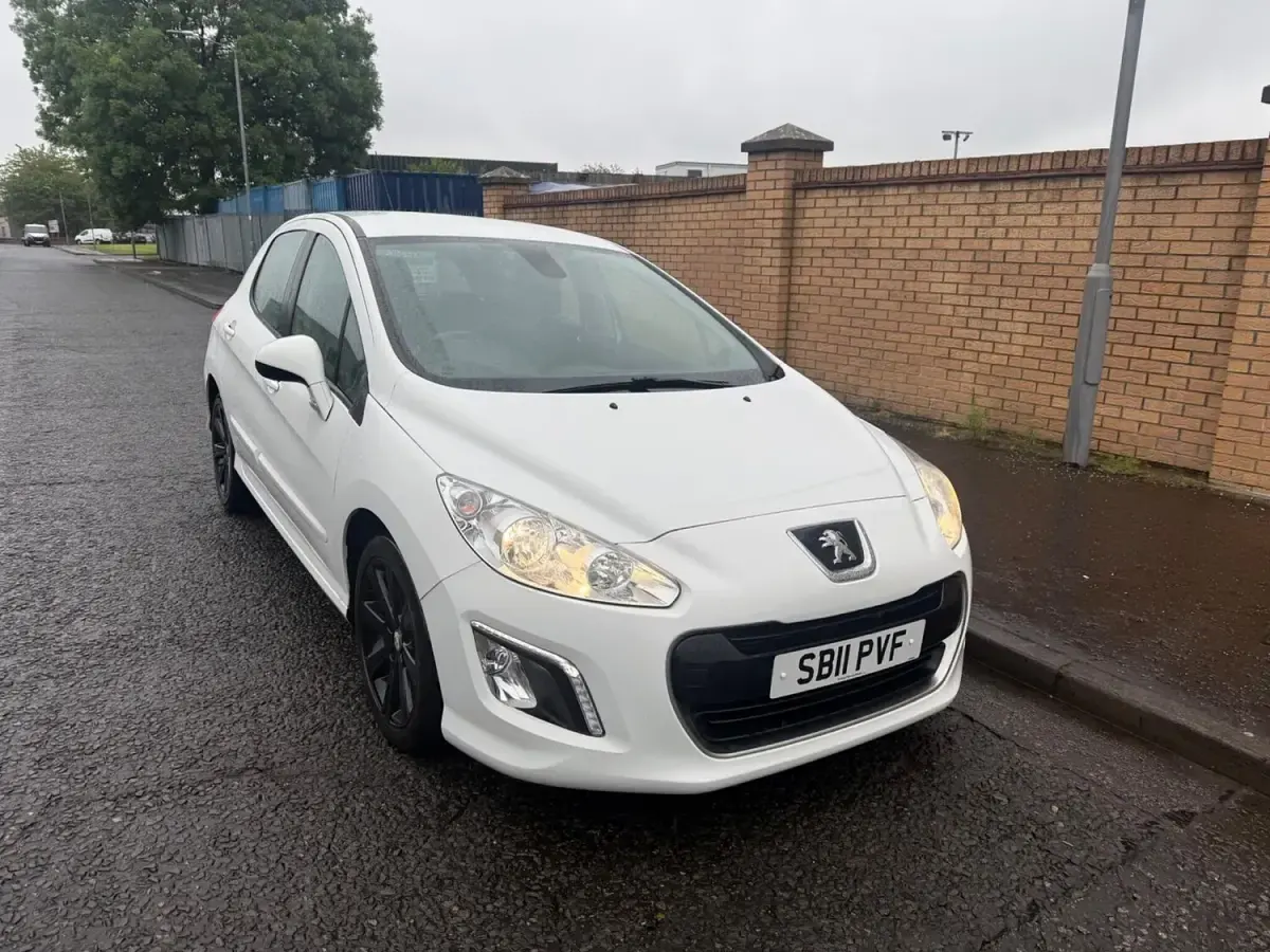 Used Peugeot 308 Active 2011 White Hatchback