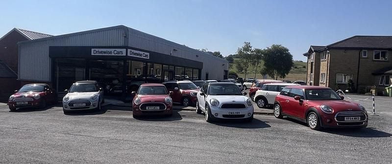 Used Mini Cooper D 112 HP (82 kW) 2014 Red Hatchback