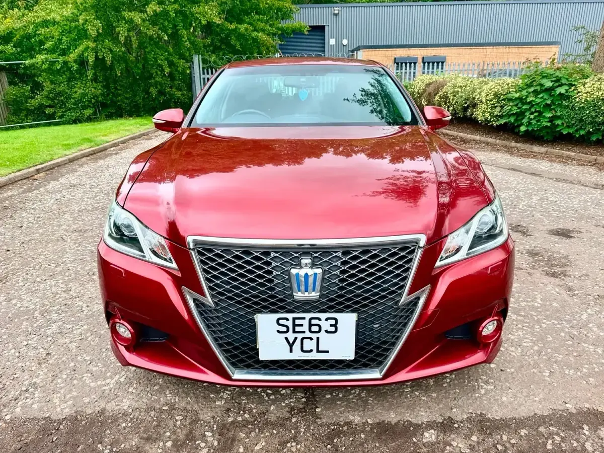 Used Toyota Crown 178 HP (130 kW) 2013 Brown Sedan