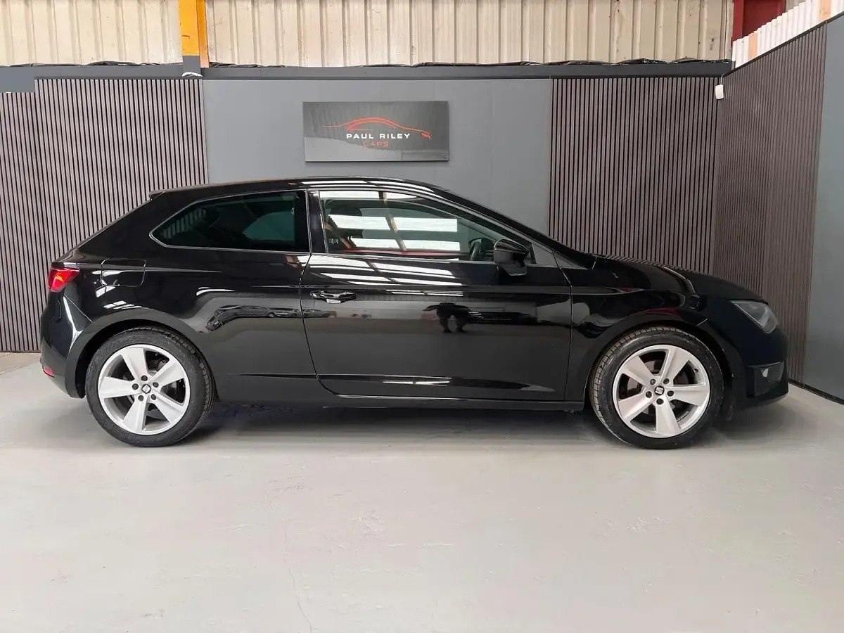 Used Seat Leon FR 125 HP (91 kW) 2017 Black Hatchback