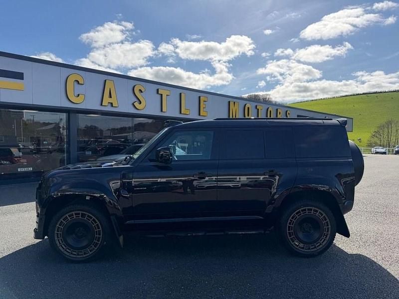 New Land Rover Defender SE Dynamic 2026 Black SUV