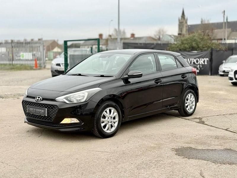 Used Hyundai i20 SE 84 HP (61 kW) 2017 Black Hatchback