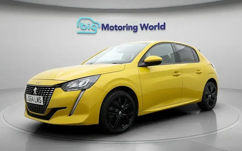 Second-hand Peugeot 208 Allure Premium 102 CP (75 kW) 2022 Hatchback