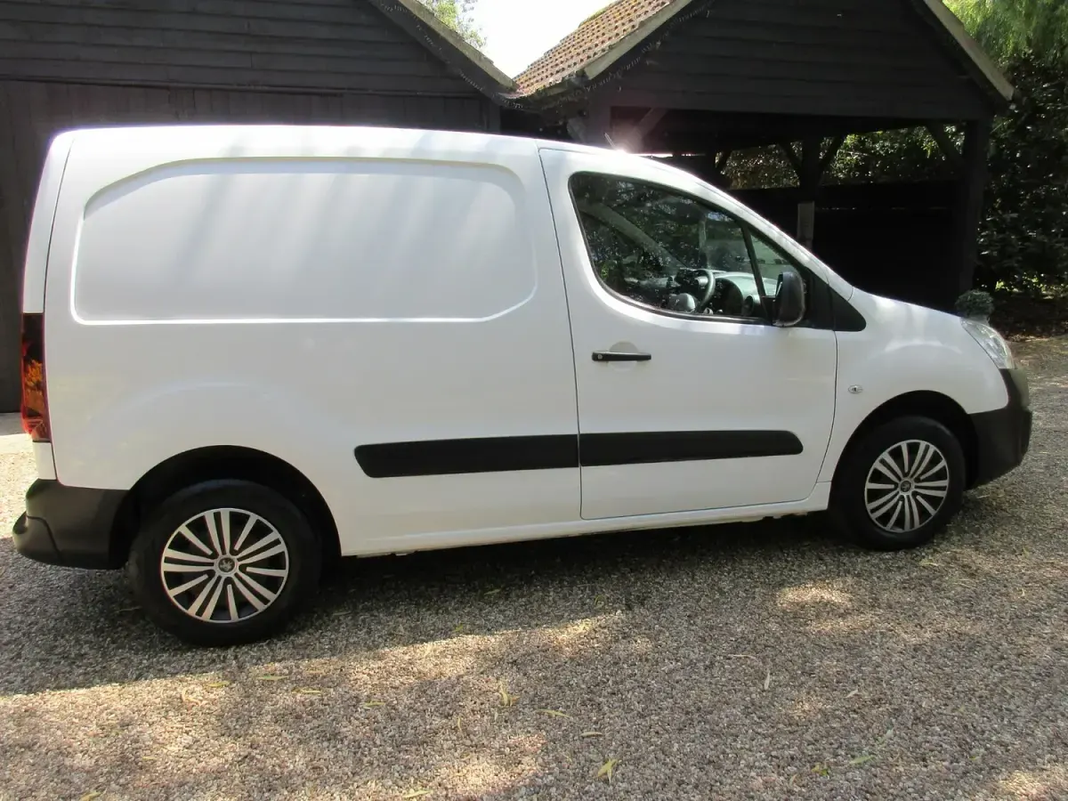 Used Peugeot Partner 2018 White
