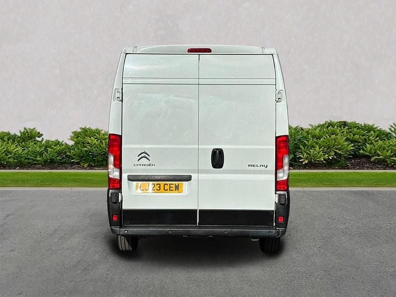 Usado Citroën Relay 140 HP (102 kW) 2023 Branco Van