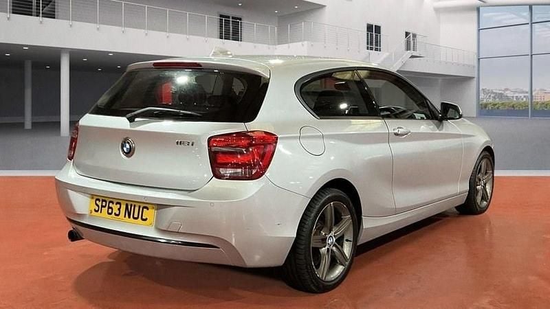 Used BMW 118 Sport Line 170 HP (125 kW) 2013 Silver Hatchback