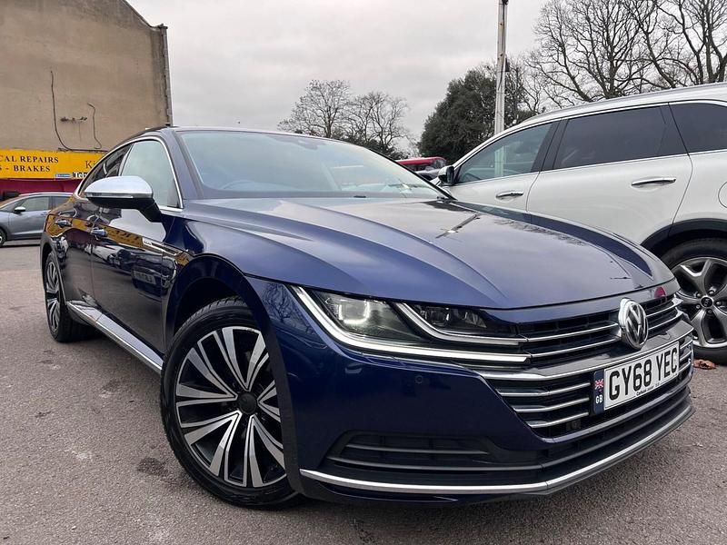 Begagnad VW Arteon Elegance 150 HK (110 kW) 2018 Blå Halvkombi