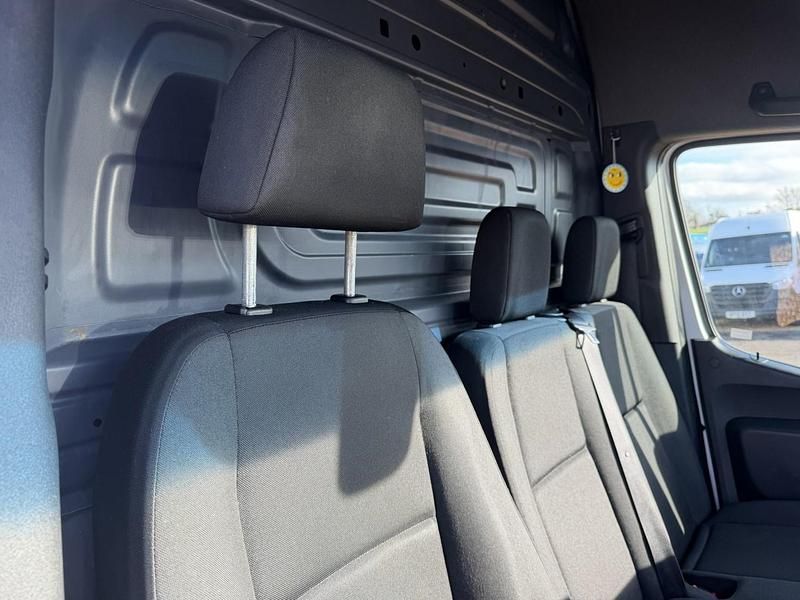 Used Mercedes Sprinter 143 HP (105 kW) 2018 White Van