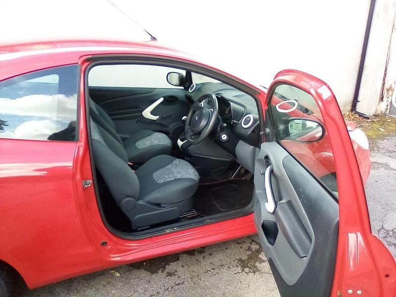Używany Ford Ka Studio 69 KM (50 kW) 2014 Czerwony Hatchback