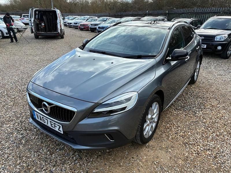 Begagnad Volvo V40 Pro 2018 Grå Halvkombi