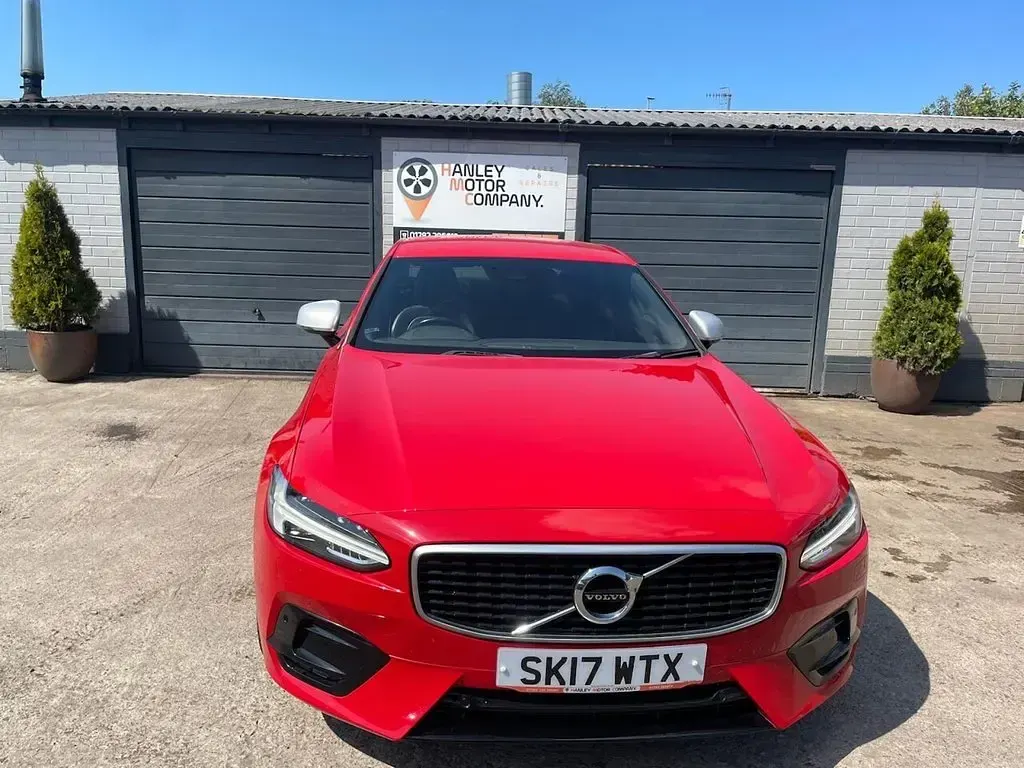 Used Volvo S90 R-Design 190 HP (139 kW) 2017 Red Sedan