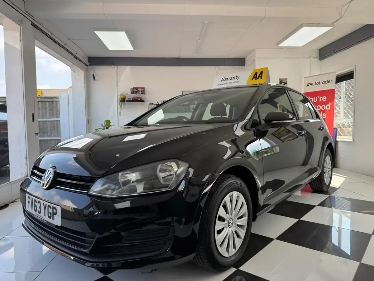 Used VW Golf VII S 105 HP (77 kW) 2013 Black Hatchback