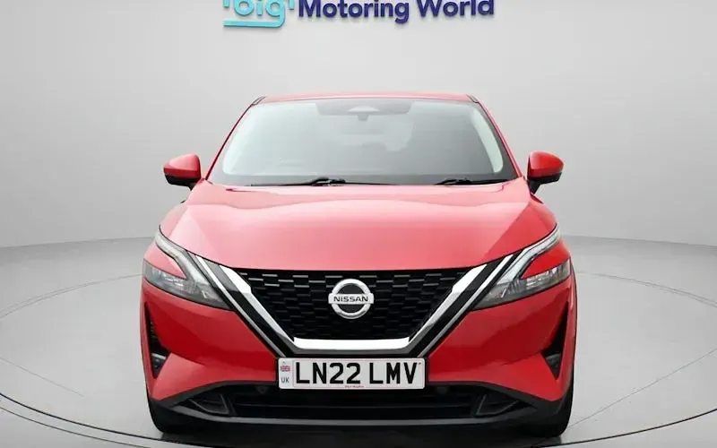 Used Nissan Qashqai N-Connecta 140 HP (102 kW) 2022 Red SUV