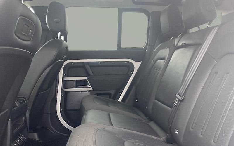 Used Land Rover Defender SE 300 HP (220 kW) 2021 SUV