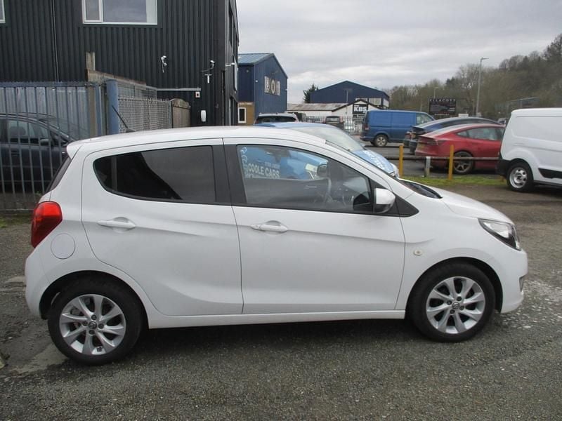Used Vauxhall Viva 75 HP (55 kW) 2016 White Hatchback