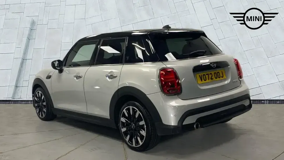 Used Mini Cooper Exclusive 134 HP (98 kW) 2022 Silver Hatchback