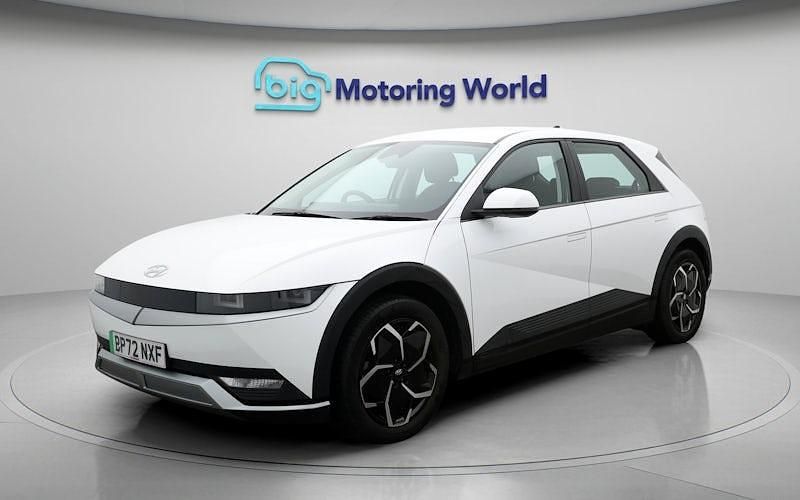 Used Hyundai Ioniq SE 125 kW (170 HP) 2023 White Hatchback