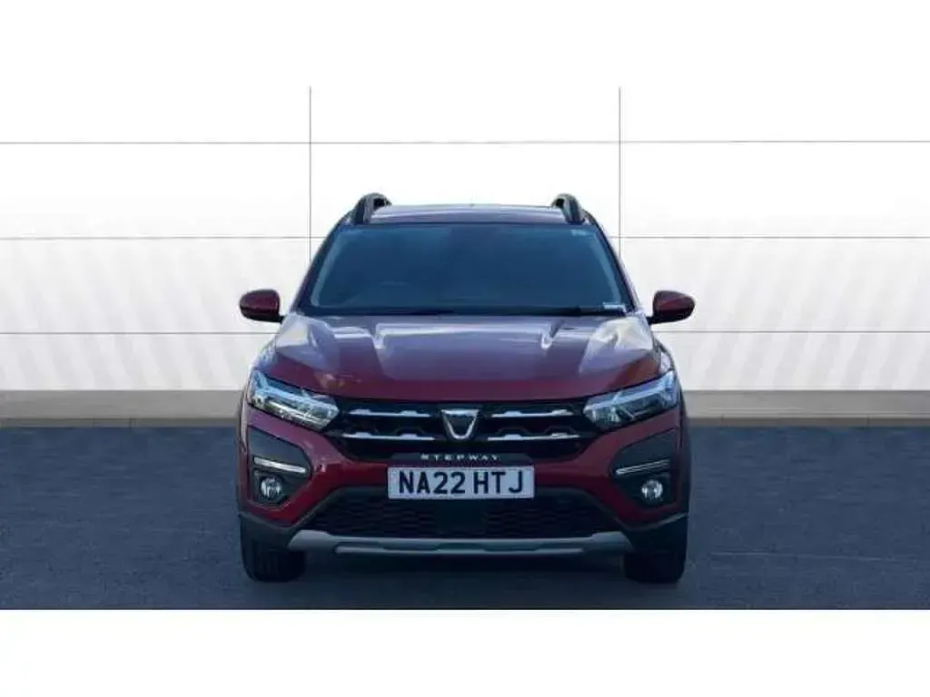 Used Dacia Sandero Comfort 90 HP (66 kW) 2022 Red SUV