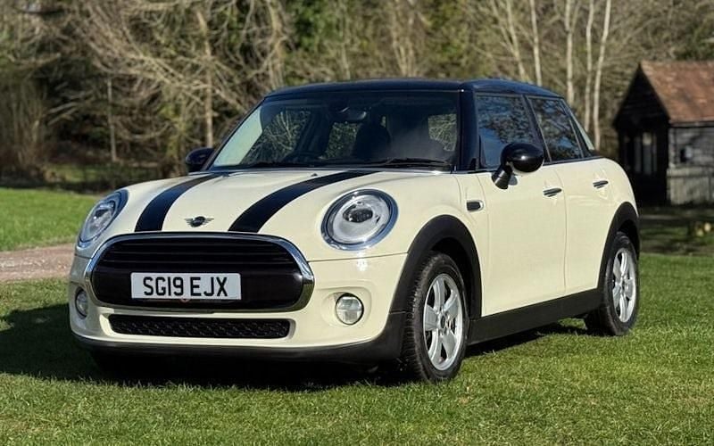Used Mini Cooper Classic 136 HP (100 kW) 2019 White Hatchback