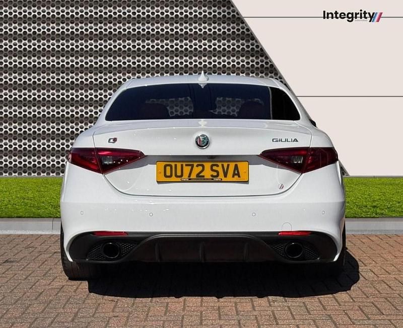 Used Alfa Romeo Giulia Veloce 280 HP (205 kW) 2022 White Sedan