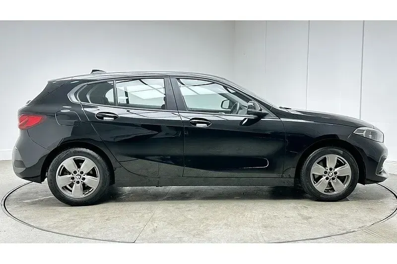 Used BMW 118 Comfort Edition 2021 Black Hatchback