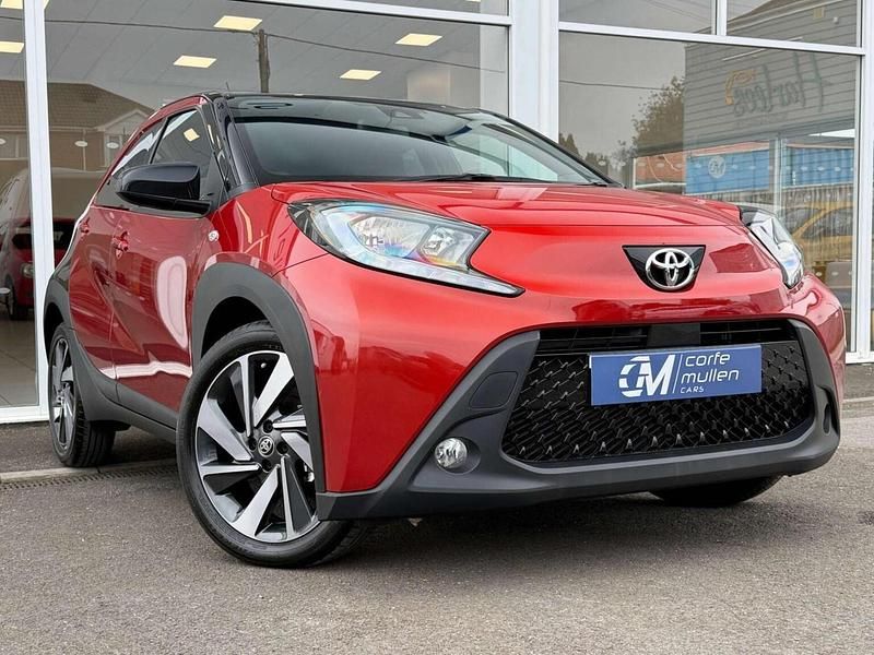 Used Toyota Aygo X 72 HP (52 kW) 2023 Red SUV