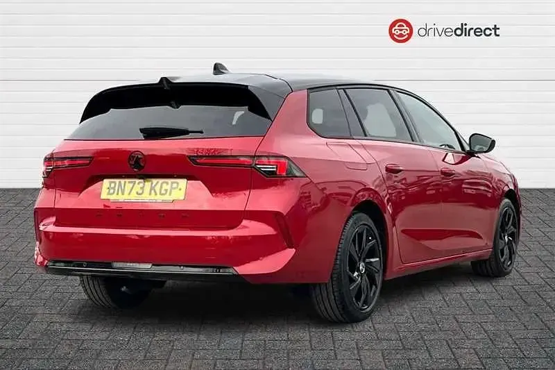 Usado Vauxhall Astra S 130 CV (95 kW) 2023 Rojo Familiar