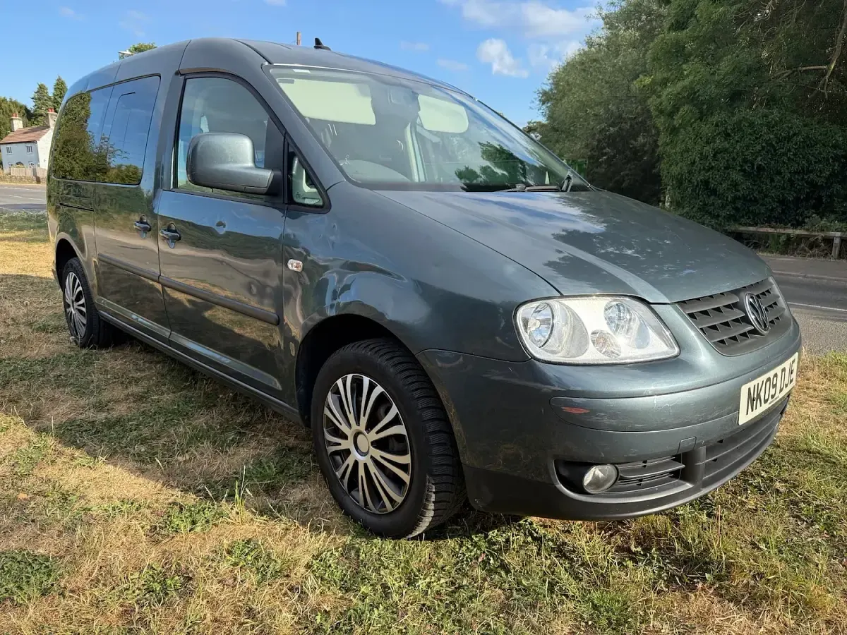 Used VW Caddy Maxi Life 104 HP (76 kW) 2009 Grey MPV