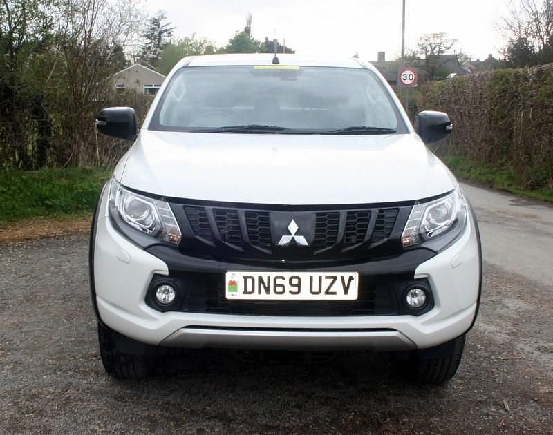 Used Mitsubishi L200 2020 White Pickup