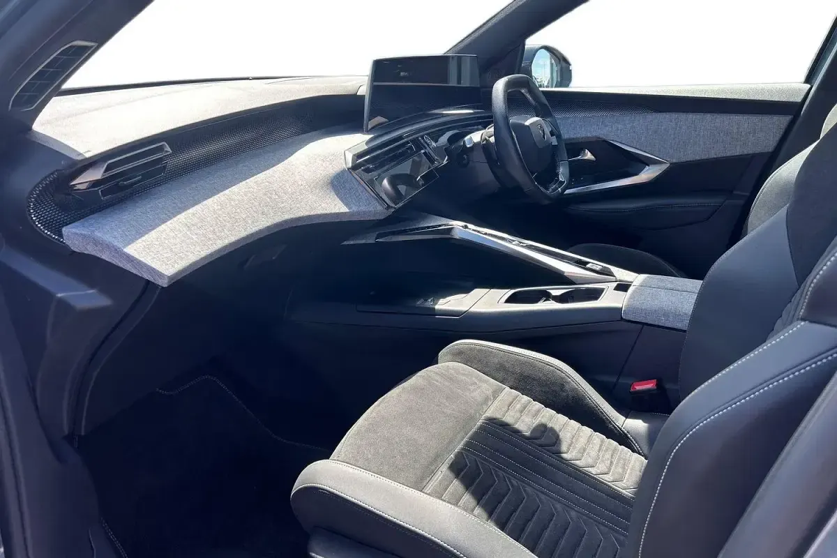 Used Peugeot 5008 GT 156 kW (213 HP) 2024 Blue SUV