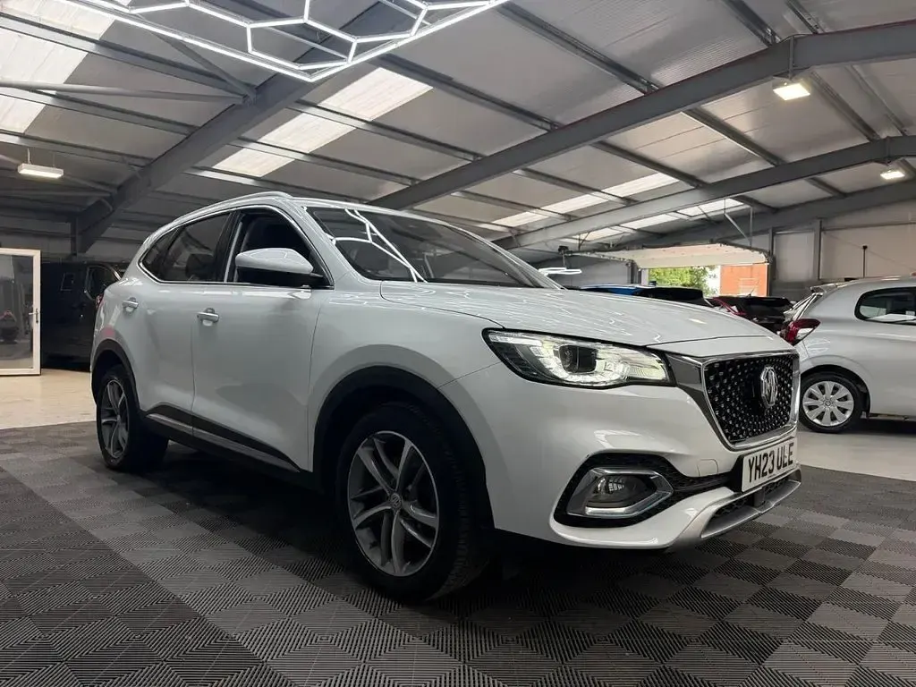Used MG HS Excite 162 HP (119 kW) 2023 White SUV