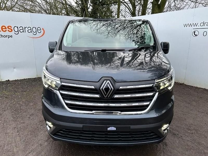 New Renault Trafic 2026 Slate grey MPV
