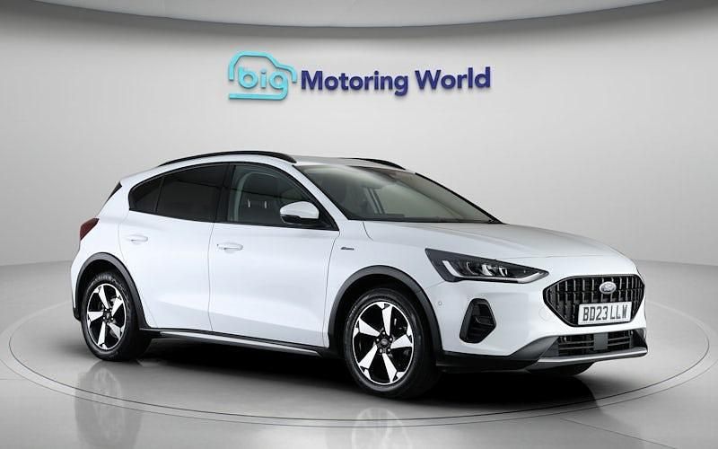 Begagnad Ford Focus Active 125 HK (91 kW) 2023 Vit Halvkombi