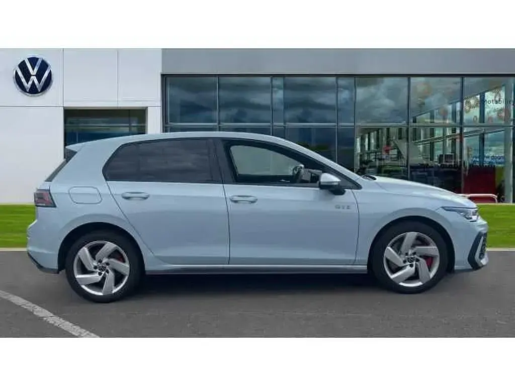 Used VW Golf VIII 272 HP (200 kW) 2025