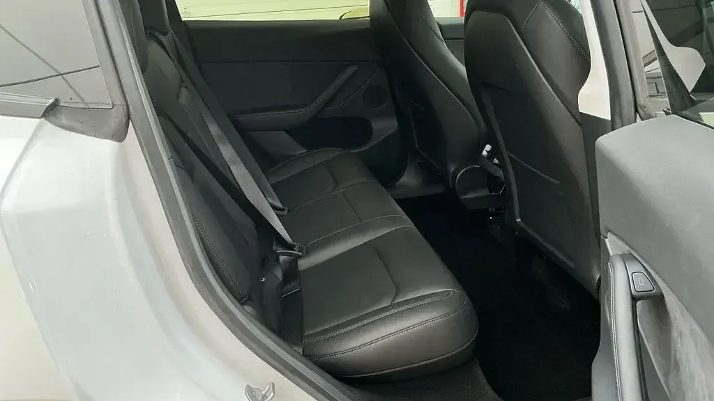 Used Tesla Model Y Long Range AWD 378 kW (514 HP) 2023 White SUV