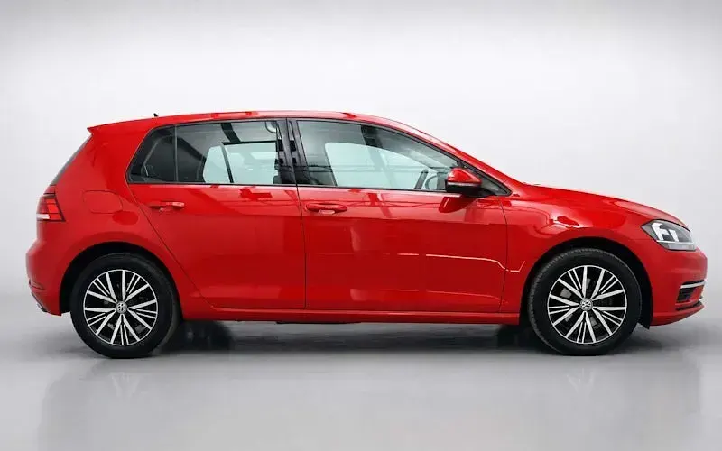 Used VW Golf VII SE 150 HP (110 kW) 2018 Red Hatchback