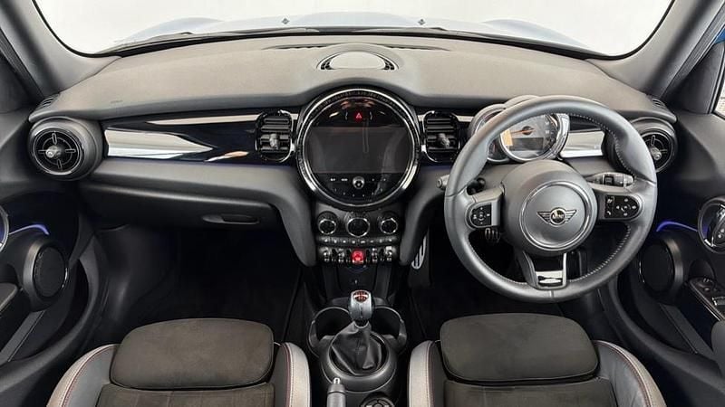 Used Mini Cooper Hatch 134 HP (98 kW) 2022 Blue Hatchback