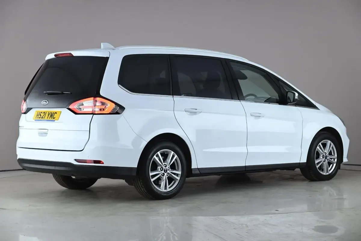 Begagnad Ford Galaxy Titanium 190 HK (139 kW) 2021 Vit Minibuss