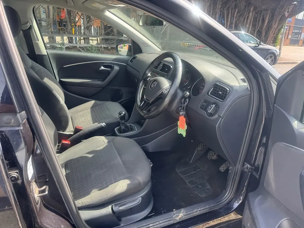 Used VW Polo Match 90 HP (66 kW) 2016 Black Hatchback