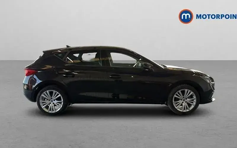 Used Seat Leon SE Dynamic 110 HP (80 kW) 2023 Hatchback