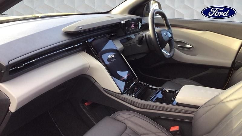 Used Ford Capri Premium 210 kW (286 HP) 2025 Yellow Hatchback