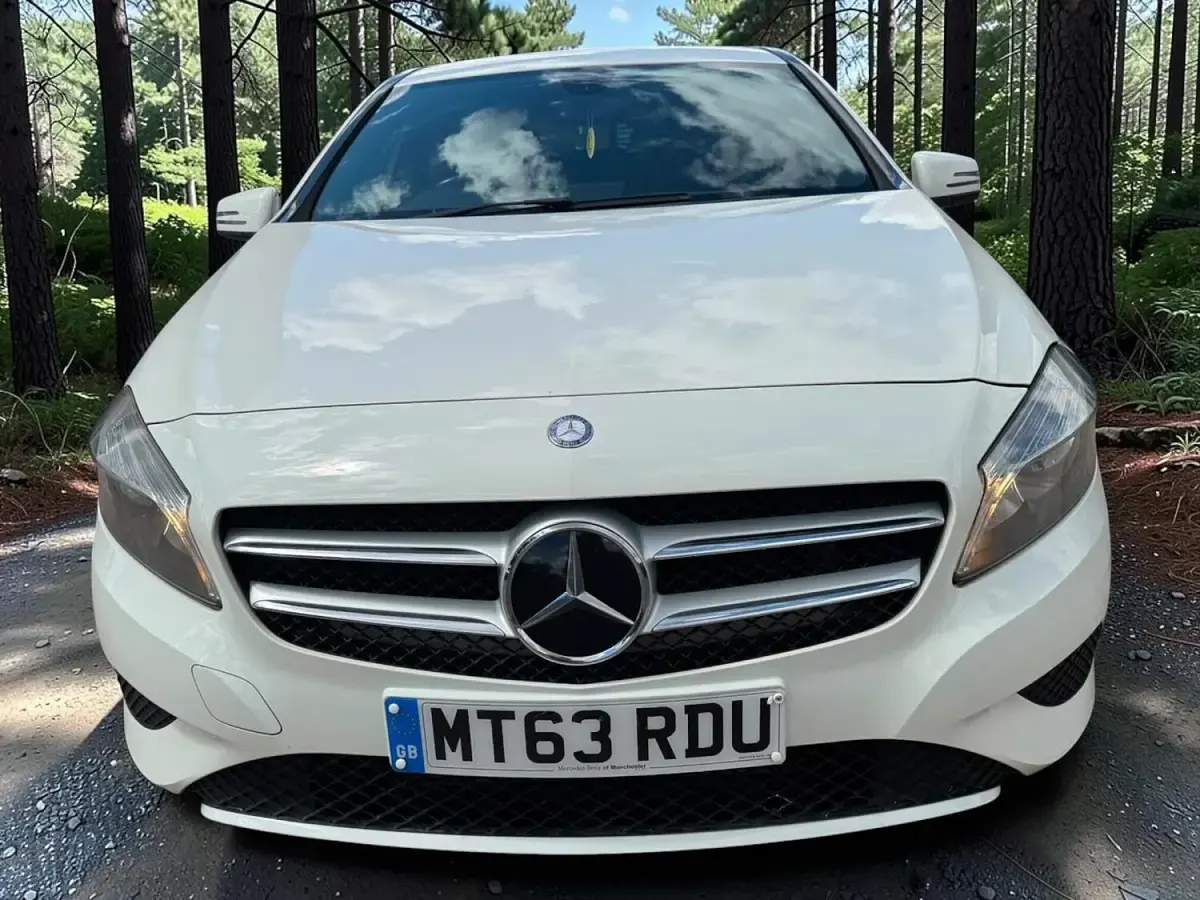 Used Mercedes A180 120 HP (88 kW) 2013 White Hatchback