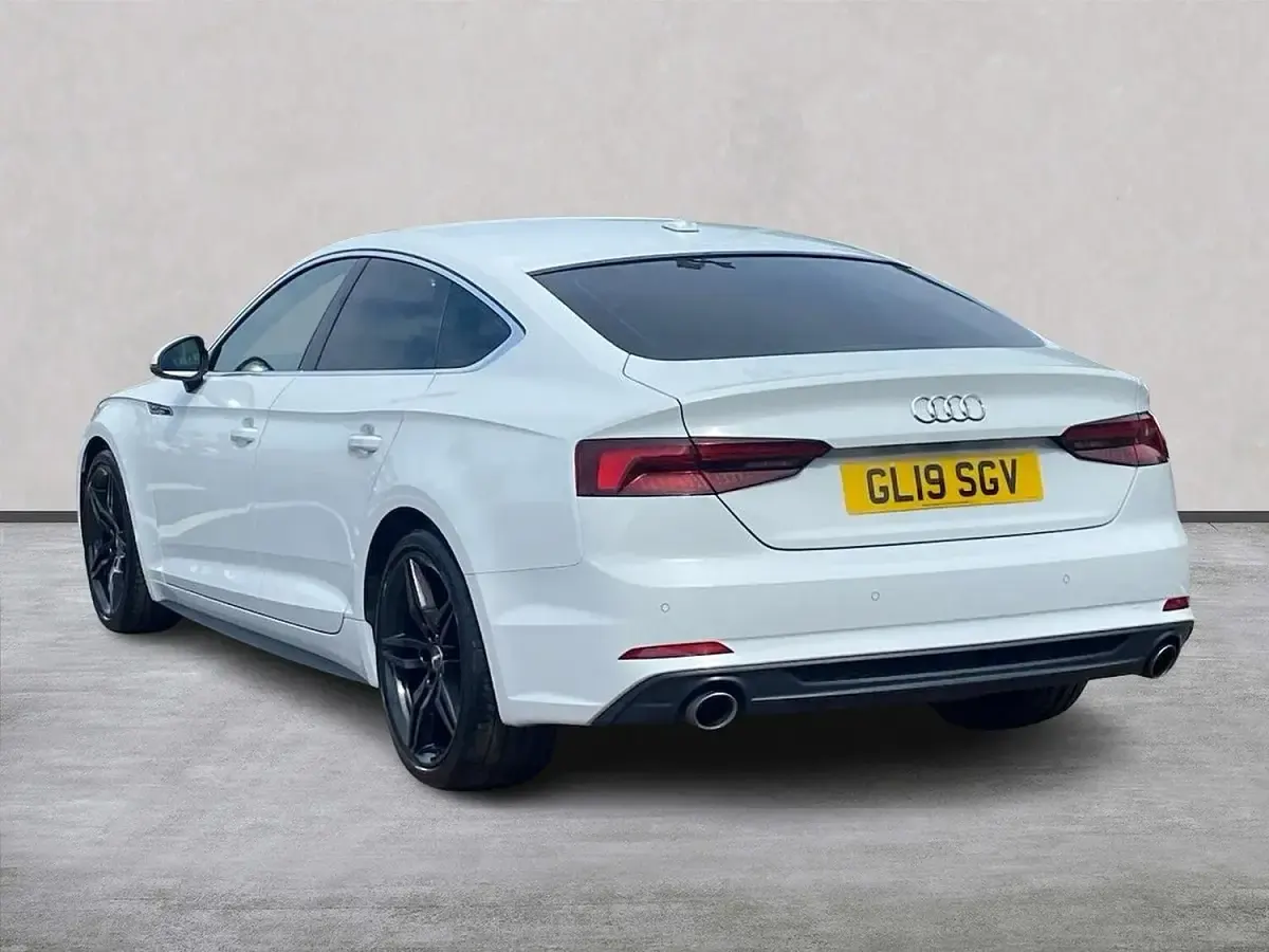 Used Audi A5 Sportback S-Line 190 HP (139 kW) 2019 White Hatchback